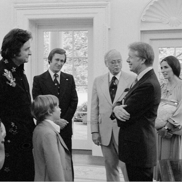 8X10 JIMMY CARTER AND JOHNNY CASH AT THE WHITE HOUSE PUBLICITY PHOTO - Picture 3 of 3